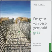 Omslag van De geur van versgemaaid gras