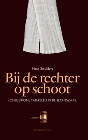 Omslag van Bij de rechter op schoot