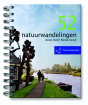 Omslag van 52 natuurwandelingen door heel Nederland