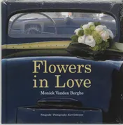 Omslag van Flowers in Love