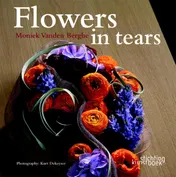 Omslag van Flowers in tears