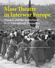 Omslag van Mass theatre in interwar Europe