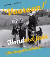 Omslag van Vooraan!