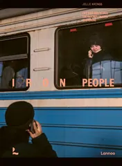 Omslag van Iron People