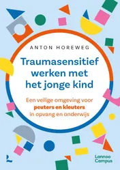 Omslag van Traumasensitief werken met het jonge kind