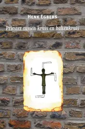Omslag van Priester tussen kruis en hakenkruis