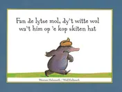 Omslag van Fan de lytse mol, dy't witte wol wa't him op 'e kop skiten hat