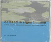 Omslag van De hand in eigen boezem