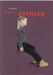 Omslag van Opvoeden binnen grenzen