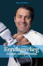 Omslag van Eendagsvlieg in een wespennest