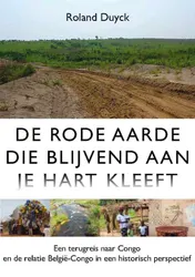 Omslag van De rode aarde die blijvend aan je hart kleeft