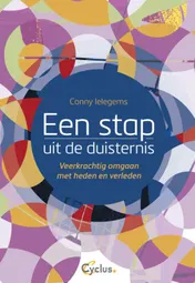Omslag van Een stap uit de duisternis