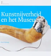 Omslag van Kunstnijverheid en het Museum