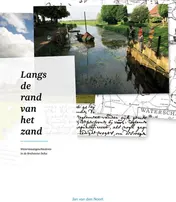 Omslag van Langs de rand van het zand