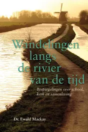 Omslag van Wandelingen langs de rivier van de tijd