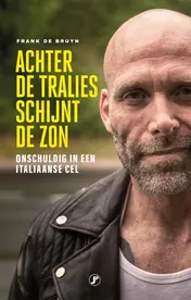 Omslag van Achter de tralies schijnt de zon