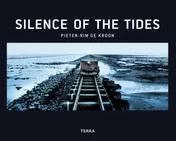 Omslag van Silence of the tides