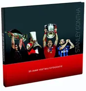 Omslag van 25 jaar voetbalfotografie
