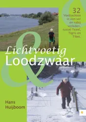Omslag van Lichtvoetig en loodzwaar