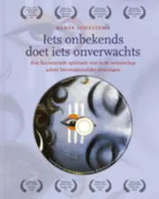 Omslag van Iets onbekends doet iets onverwachts
