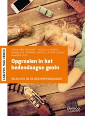 Omslag van Opgroeien in het hedendaagse gezin