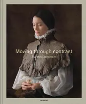 Omslag van Moving through contrast
