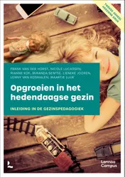 Omslag van Opgroeien in het hedendaagse gezin