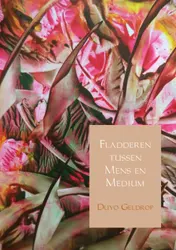 Omslag van Fladderen tussen mens en medium