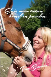 Omslag van Er is meer tussen hemel en paarden