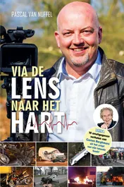 Omslag van Via de lens naar het hart
