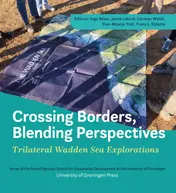Omslag van Crossing Borders, Blending Perspectives