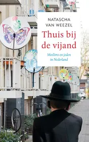 Omslag van Thuis bij de vijand