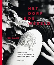 Omslag van Het dorp en de wereld