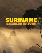 Omslag van Suriname, bezielde natuur