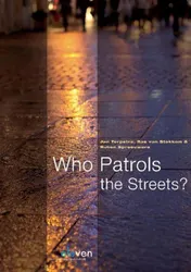 Omslag van Who patrols the streets?
