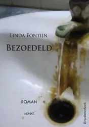 Omslag van Bezoedeld