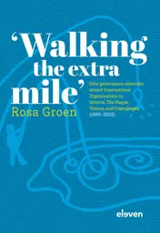 Omslag van 'Walking the extra mile'