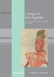 Omslag van Living on the hyphen