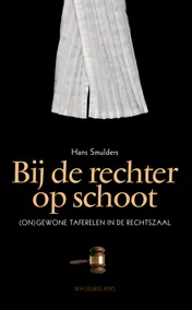 Omslag van Bij de rechter op schoot