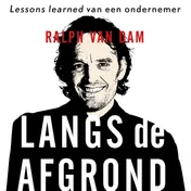 Omslag van Langs de afgrond