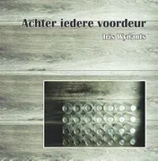 Omslag van Achter iedere voordeur