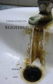 Omslag van Bezoedeld