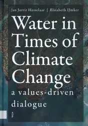 Omslag van Water in Times of Climate Changes