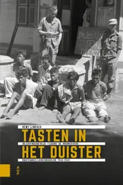 Omslag van Tasten in het duister