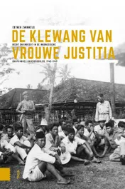 Omslag van De klewang van Vrouwe Justitia