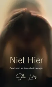 Omslag van Niet Hier
