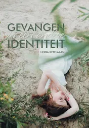 Omslag van Gevangen in een andere identiteit
