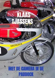 Omslag van Met de camera in de paddock