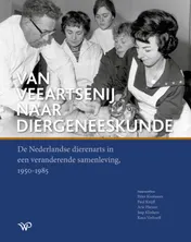 Omslag van Van veeartsenij naar diergeneeskunde