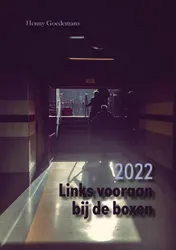 Omslag van 2022 Links vooraan bij de boxen